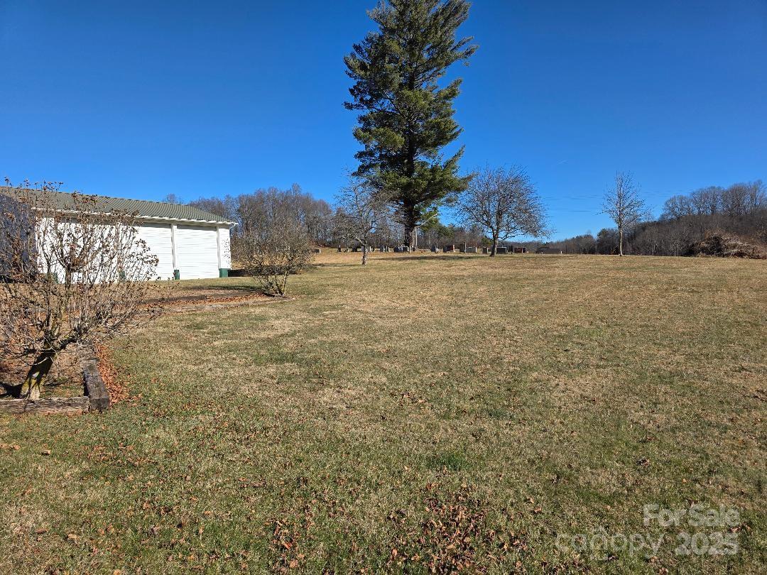 1375 E Us Highway 19e Highway Burnsville NC 28714