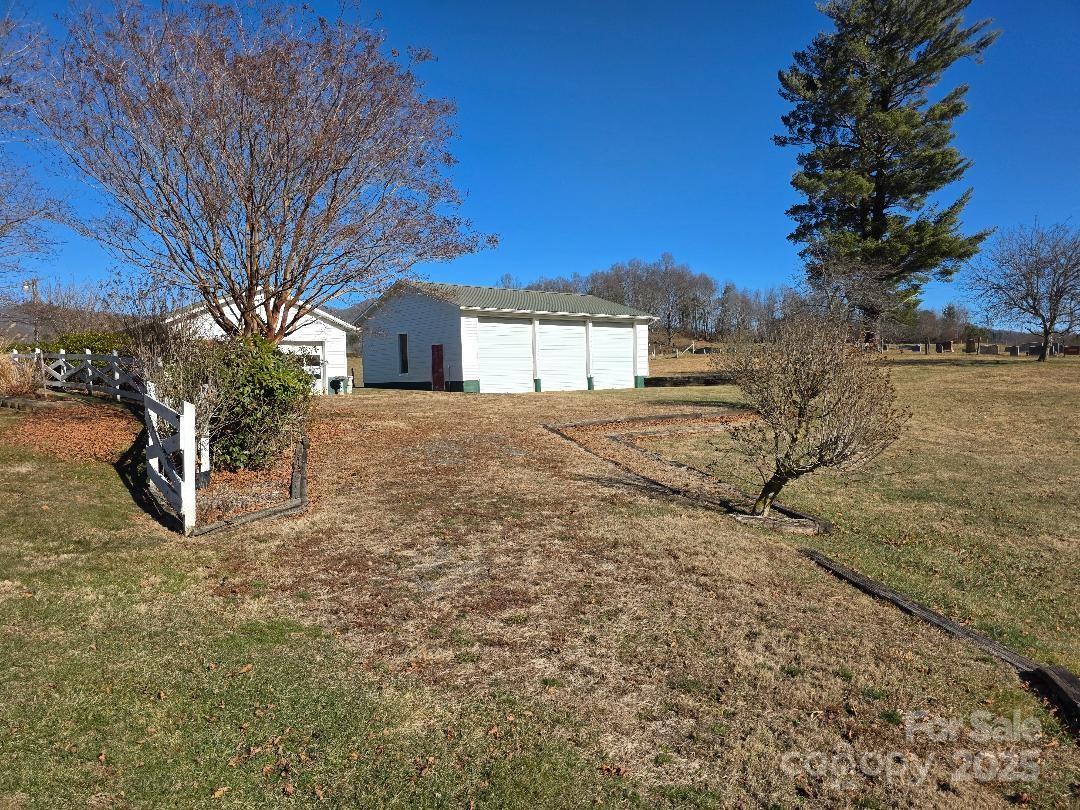 1375 E Us Highway 19e Highway Burnsville NC 28714