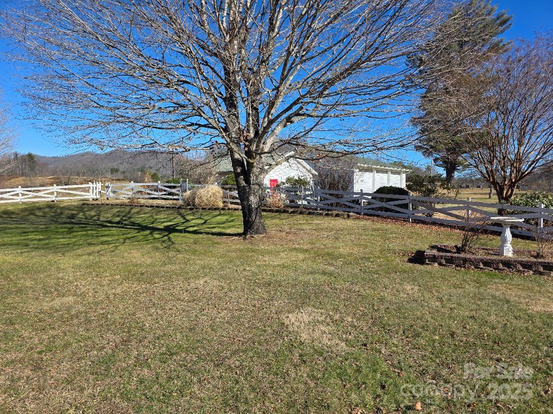 1375 E Us Highway 19e Highway Burnsville NC 28714