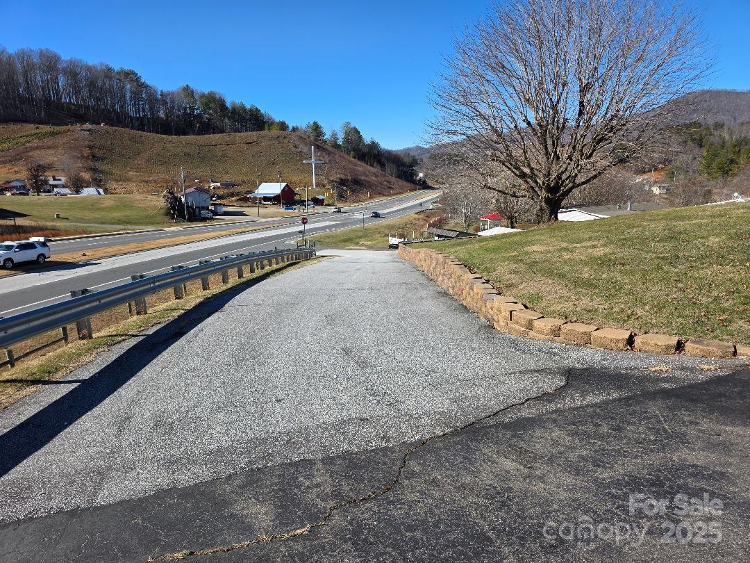 1375 E Us Highway 19e Highway Burnsville NC 28714