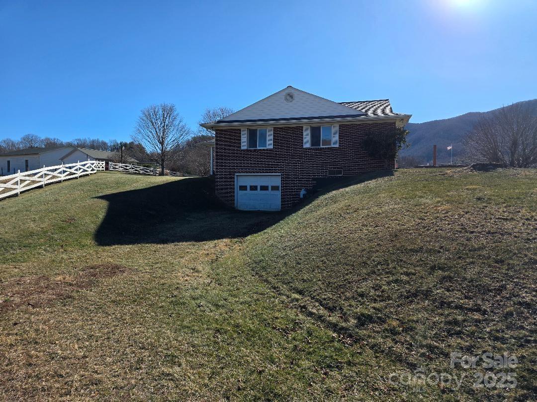 1375 E Us Highway 19e Highway Burnsville NC 28714