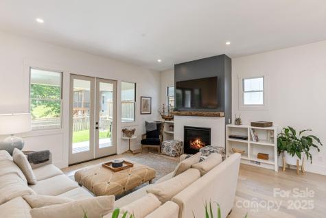 40 Hidden Pond Lane Brevard NC 28712