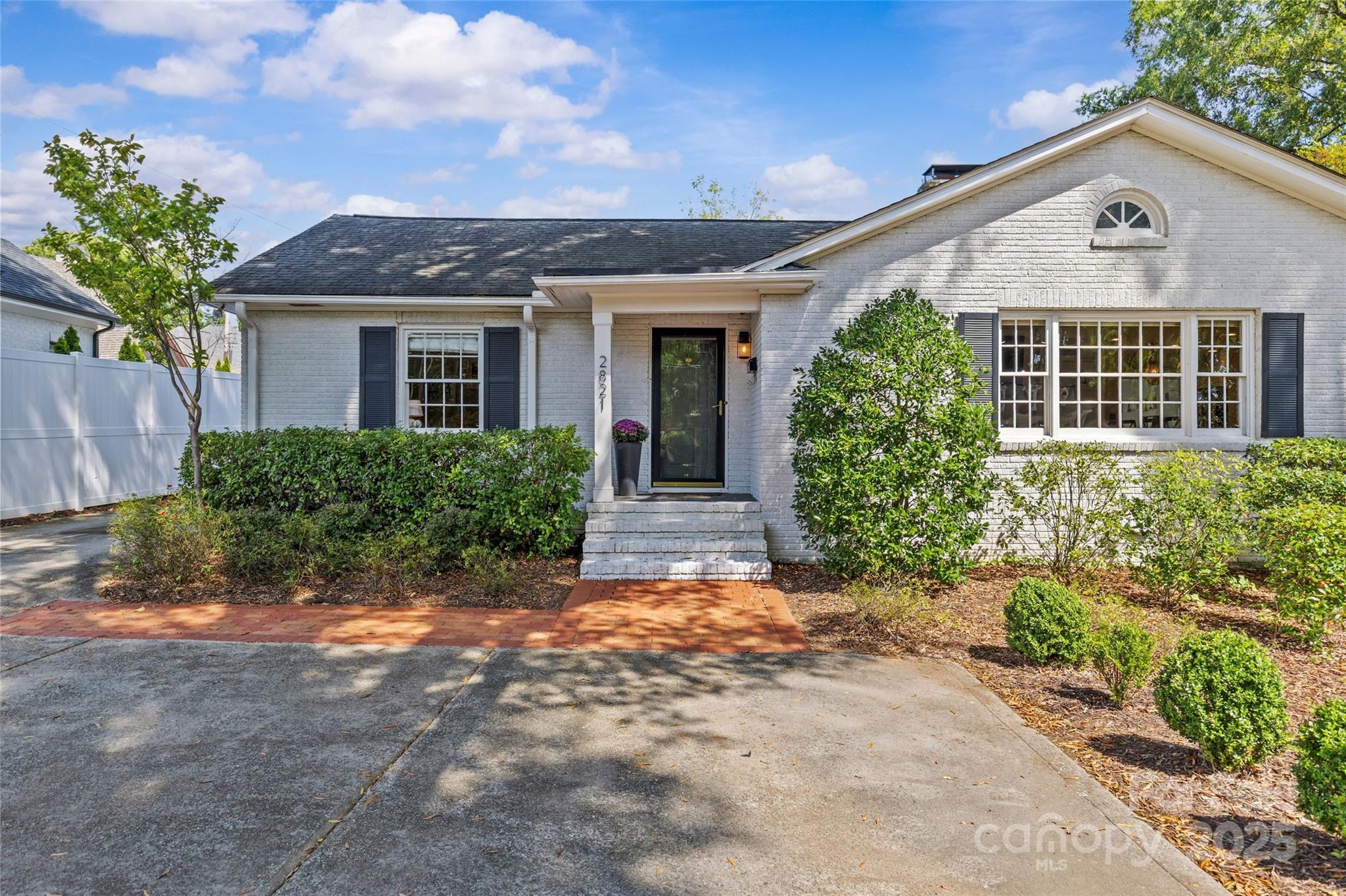 2821 Sharon Road Charlotte NC 28211