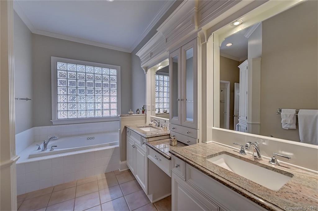 2518 Windsor Crescent Court Charlotte NC 28226
