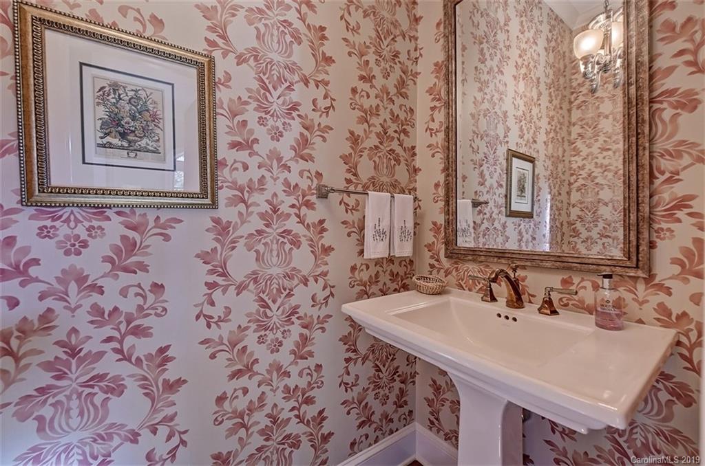 2518 Windsor Crescent Court Charlotte NC 28226