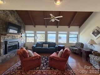 19 Lookout Loop Burnsville NC 28714