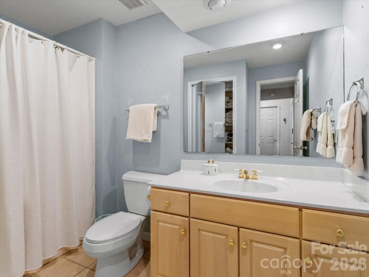 19 Lookout Loop Burnsville NC 28714