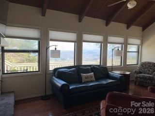 19 Lookout Loop Burnsville NC 28714