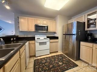 19 Lookout Loop Burnsville NC 28714