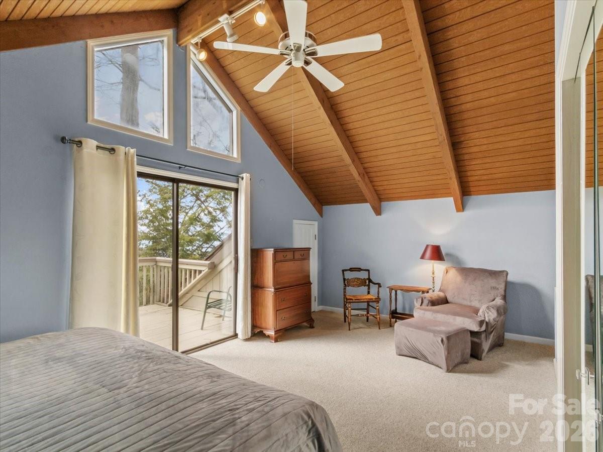 19 Lookout Loop Burnsville NC 28714