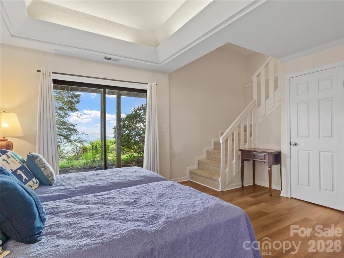19 Lookout Loop Burnsville NC 28714
