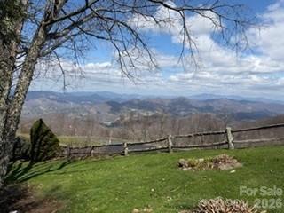 19 Lookout Loop Burnsville NC 28714
