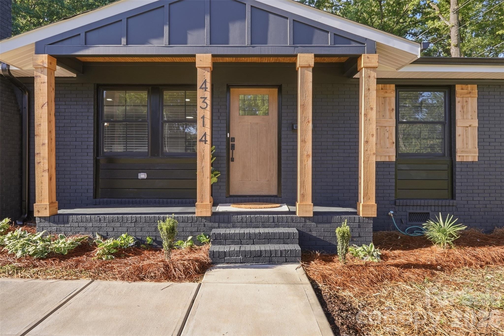 4314 Ivanhoe Place Charlotte NC 28205