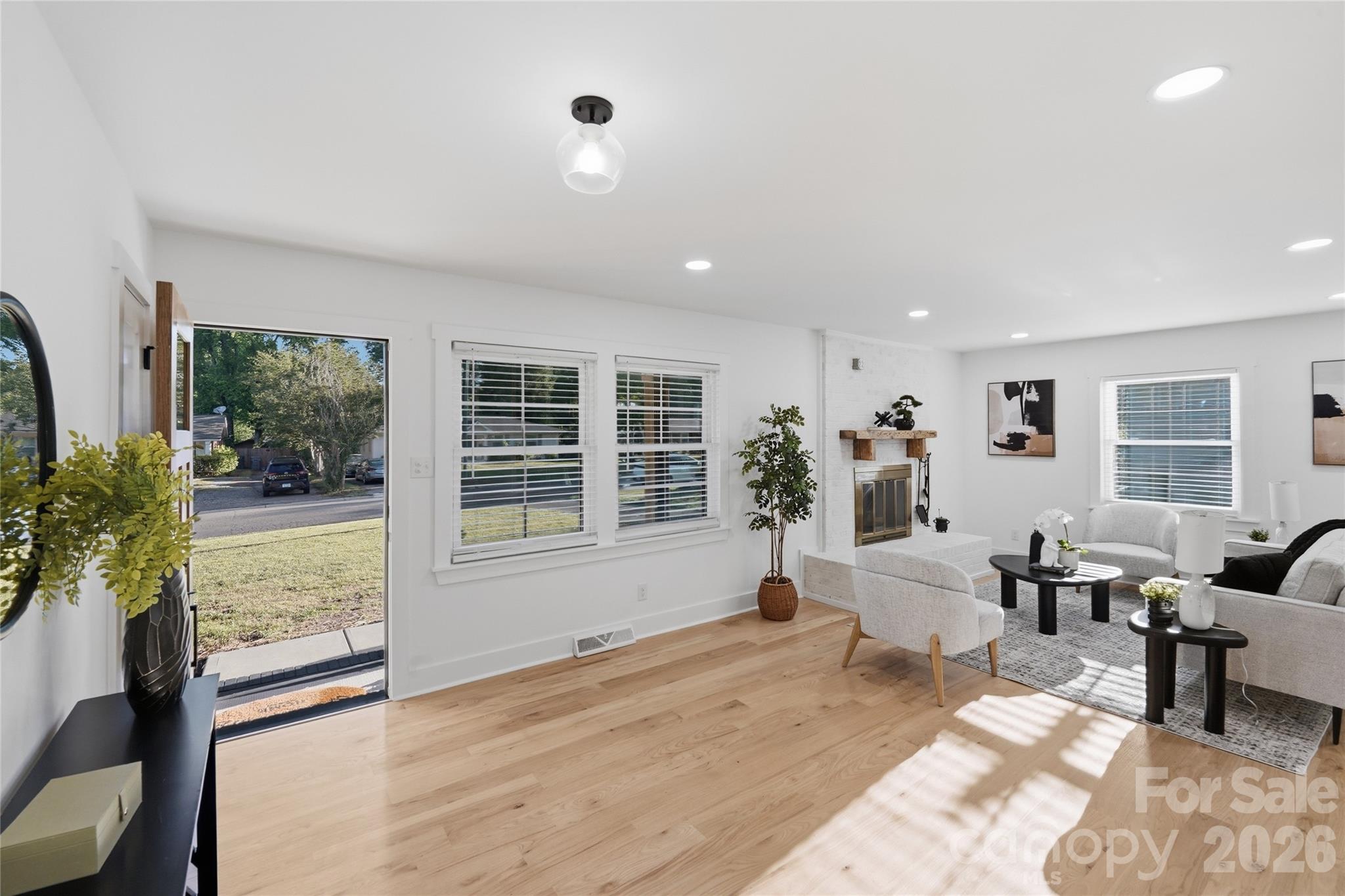 4314 Ivanhoe Place Charlotte NC 28205