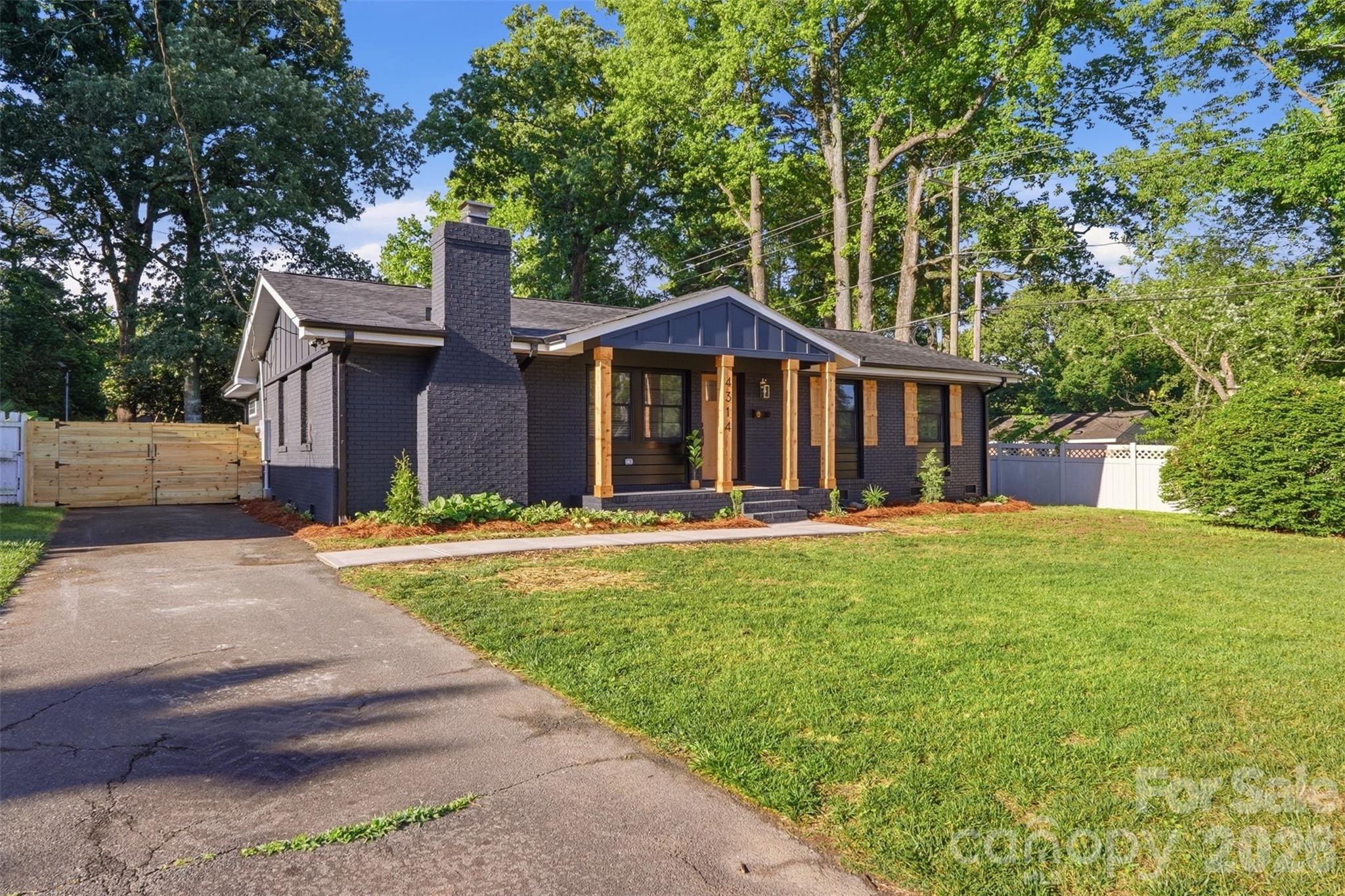 4314 Ivanhoe Place Charlotte NC 28205