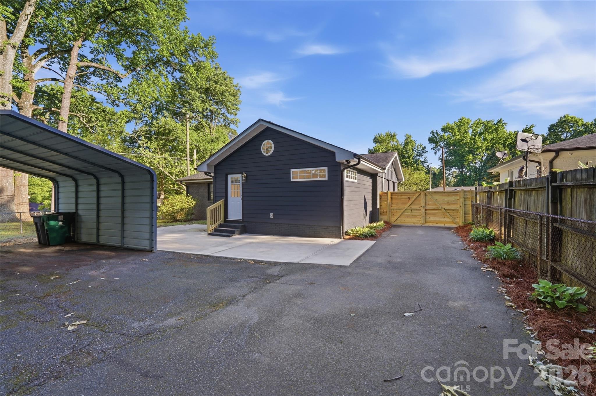 4314 Ivanhoe Place Charlotte NC 28205