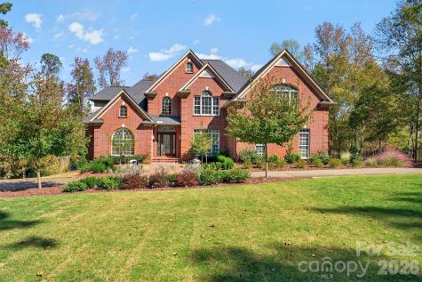 823 Inverness Circle Spartanburg SC 29306