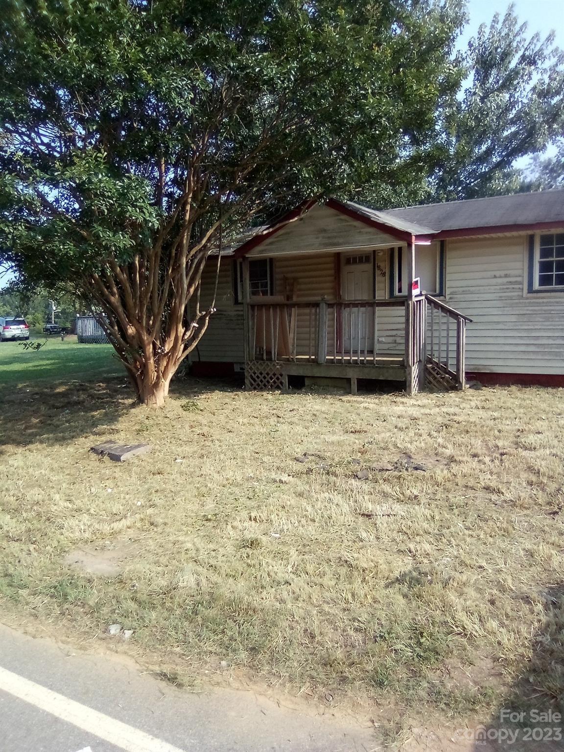 1828 E Greenbriar Road Statesville NC 28625