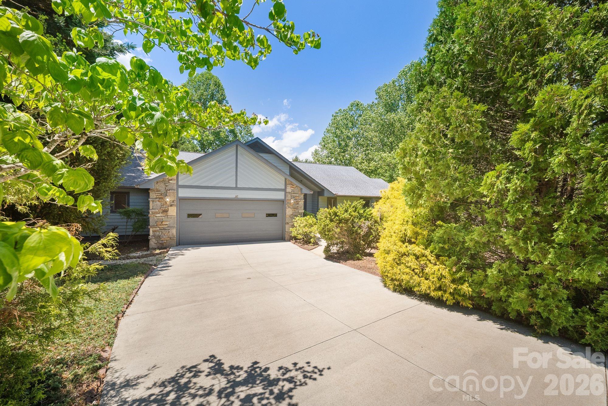 16 Zachary Ridge Road Asheville NC 28804