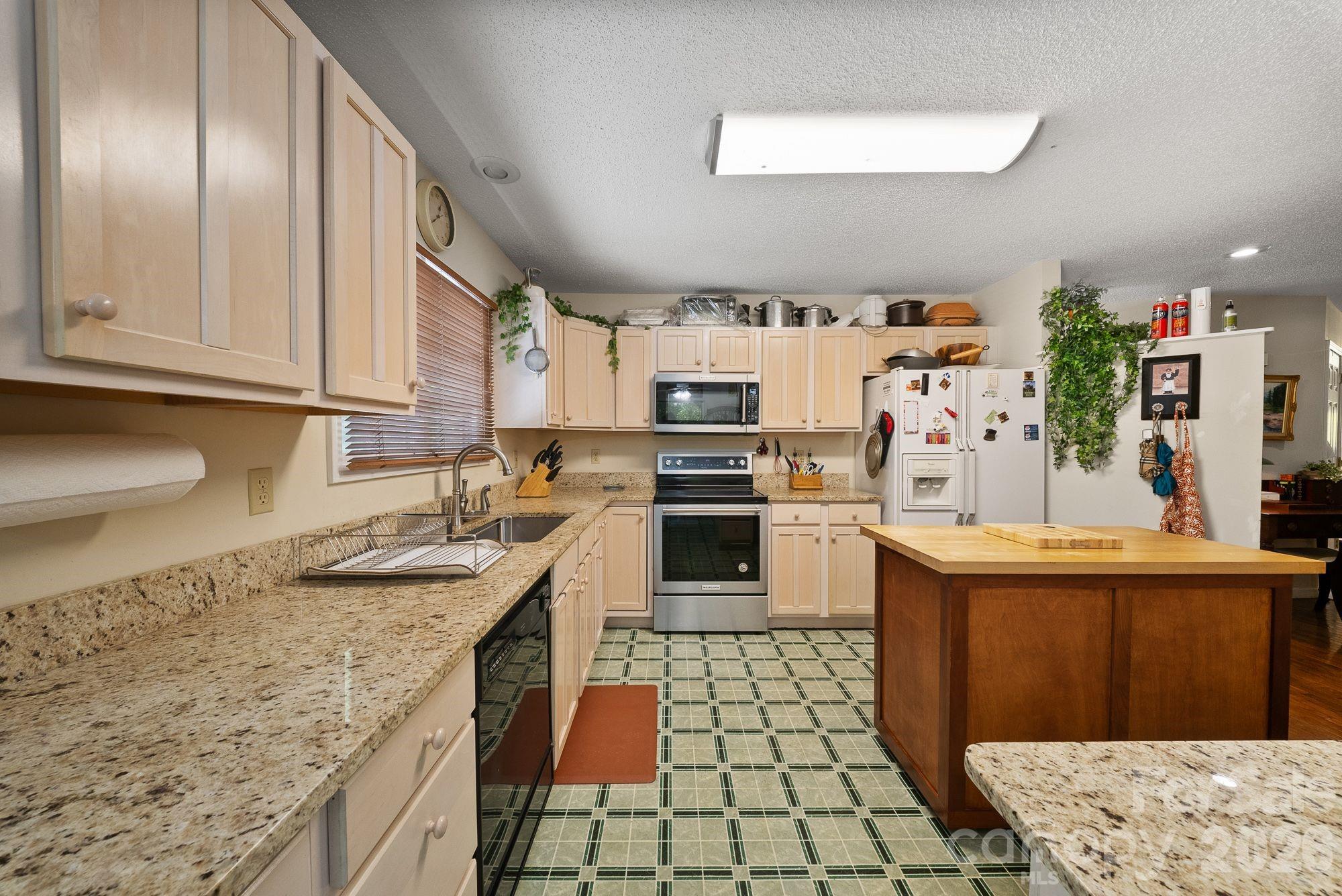 16 Zachary Ridge Road Asheville NC 28804