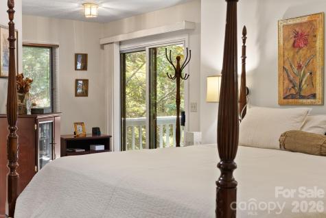 16 Zachary Ridge Road Asheville NC 28804