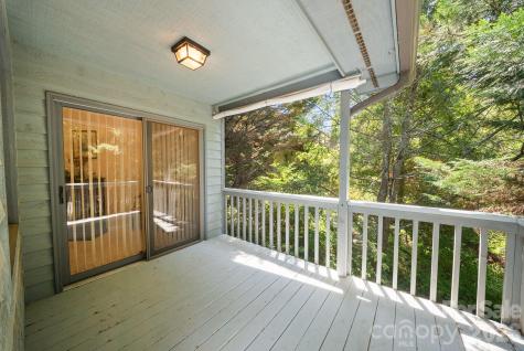 16 Zachary Ridge Road Asheville NC 28804
