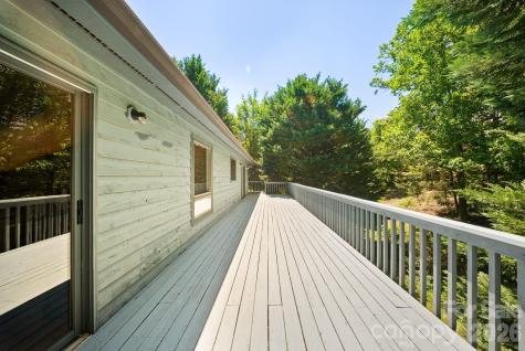 16 Zachary Ridge Road Asheville NC 28804