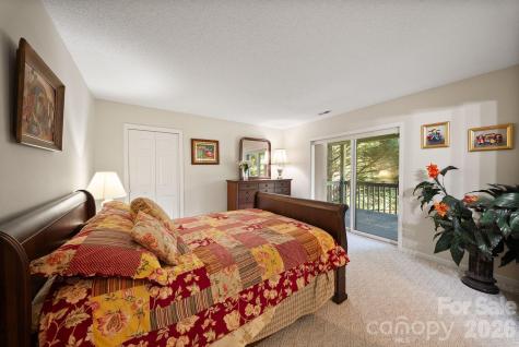 16 Zachary Ridge Road Asheville NC 28804