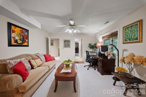 16 Zachary Ridge Road Asheville NC 28804