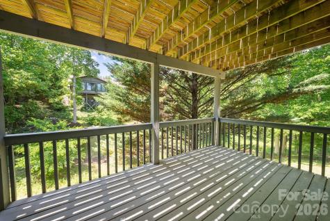 16 Zachary Ridge Road Asheville NC 28804