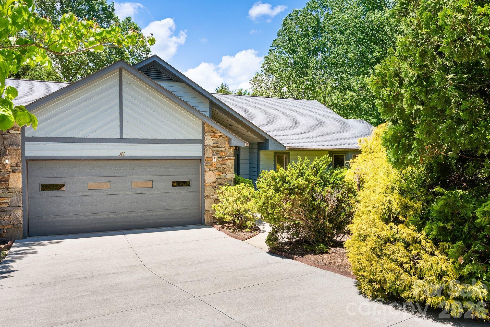 16 Zachary Ridge Road Asheville NC 28804