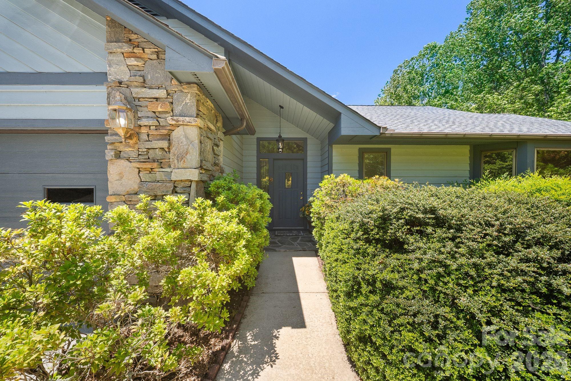 16 Zachary Ridge Road Asheville NC 28804