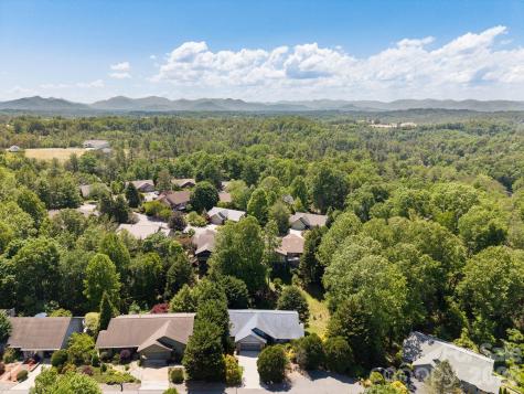16 Zachary Ridge Road Asheville NC 28804