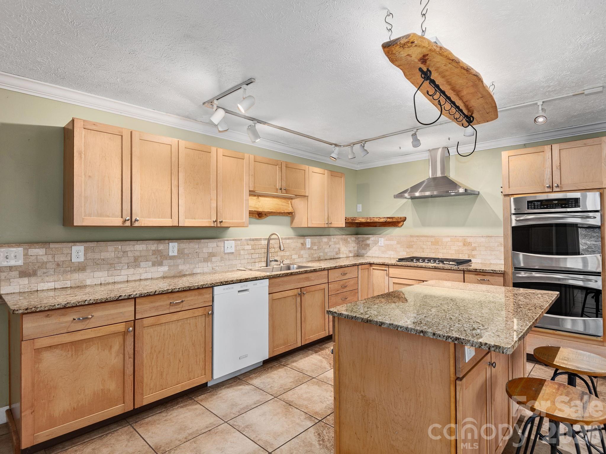 6 Star Berry Lane Fairview NC 28730