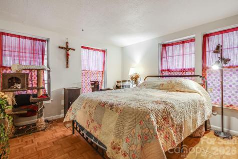 55 Heavenly Lane Fairview NC 28730