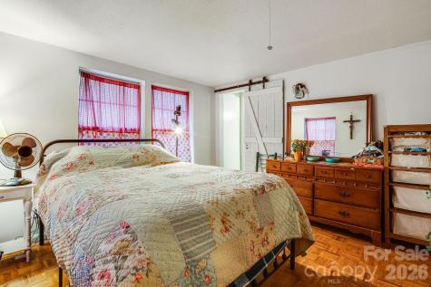 55 Heavenly Lane Fairview NC 28730