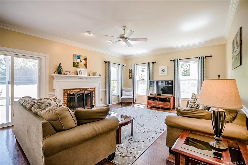 421 Grantchester Circle Charlotte NC 28262