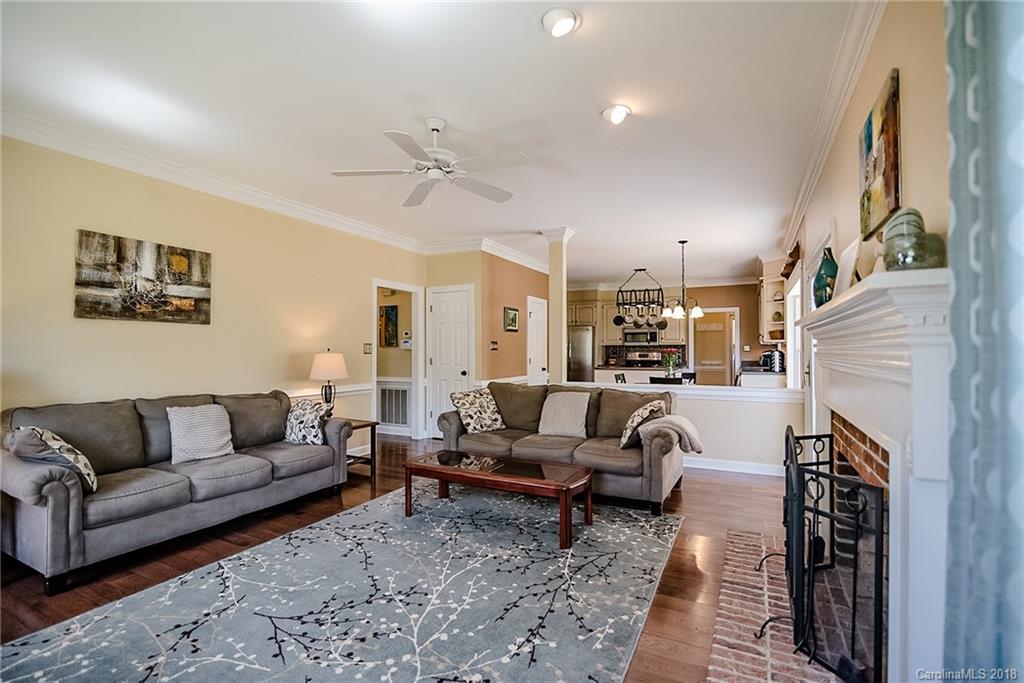 421 Grantchester Circle Charlotte NC 28262