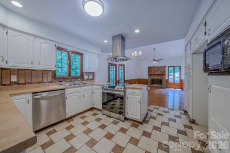 452 Cragmont Road Black Mountain NC 28711