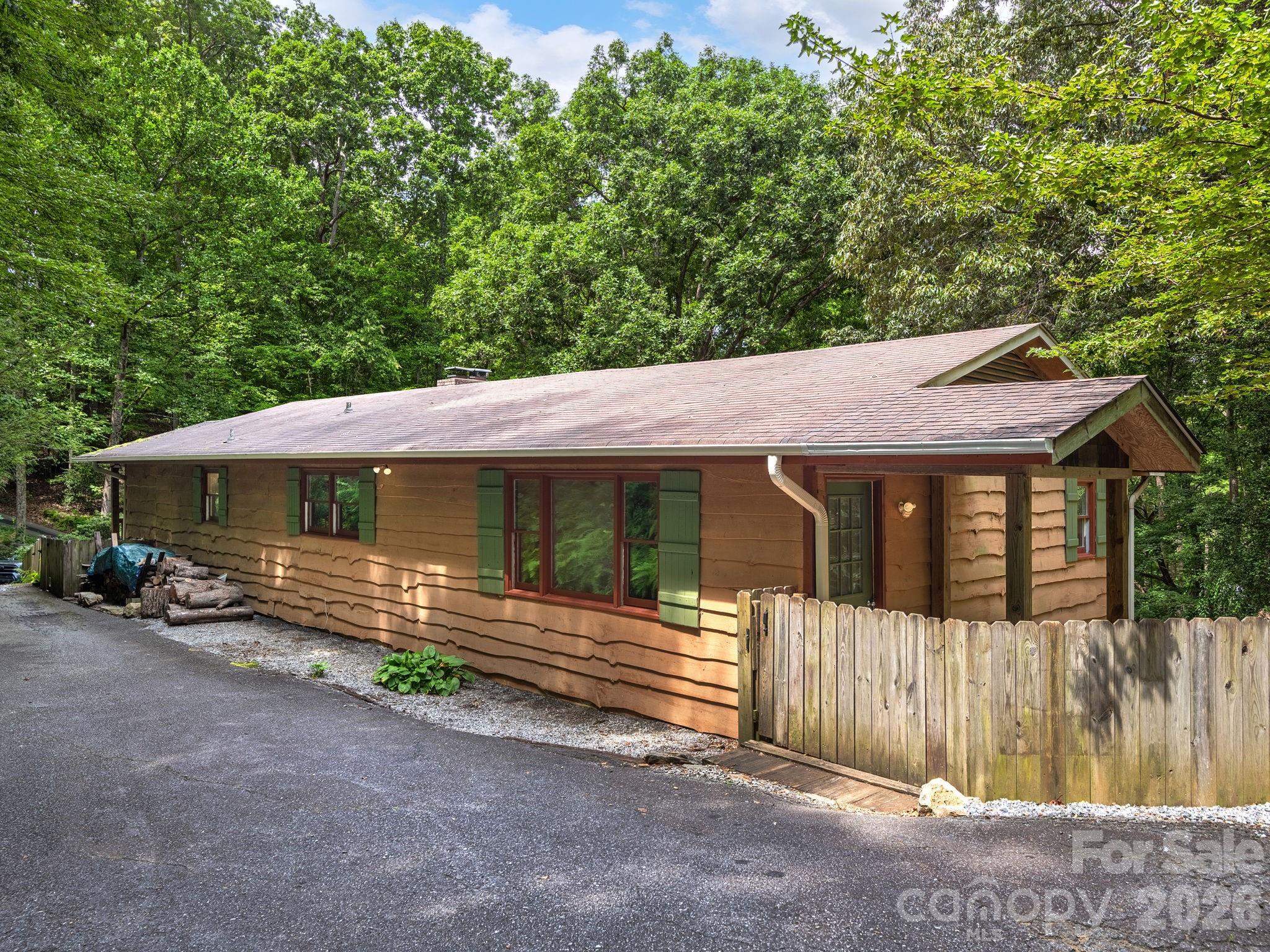 18 Wild Violet Lane Arden NC 28704