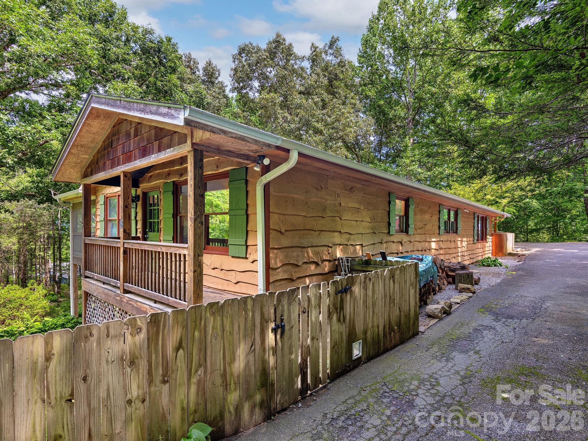 18 Wild Violet Lane Arden NC 28704