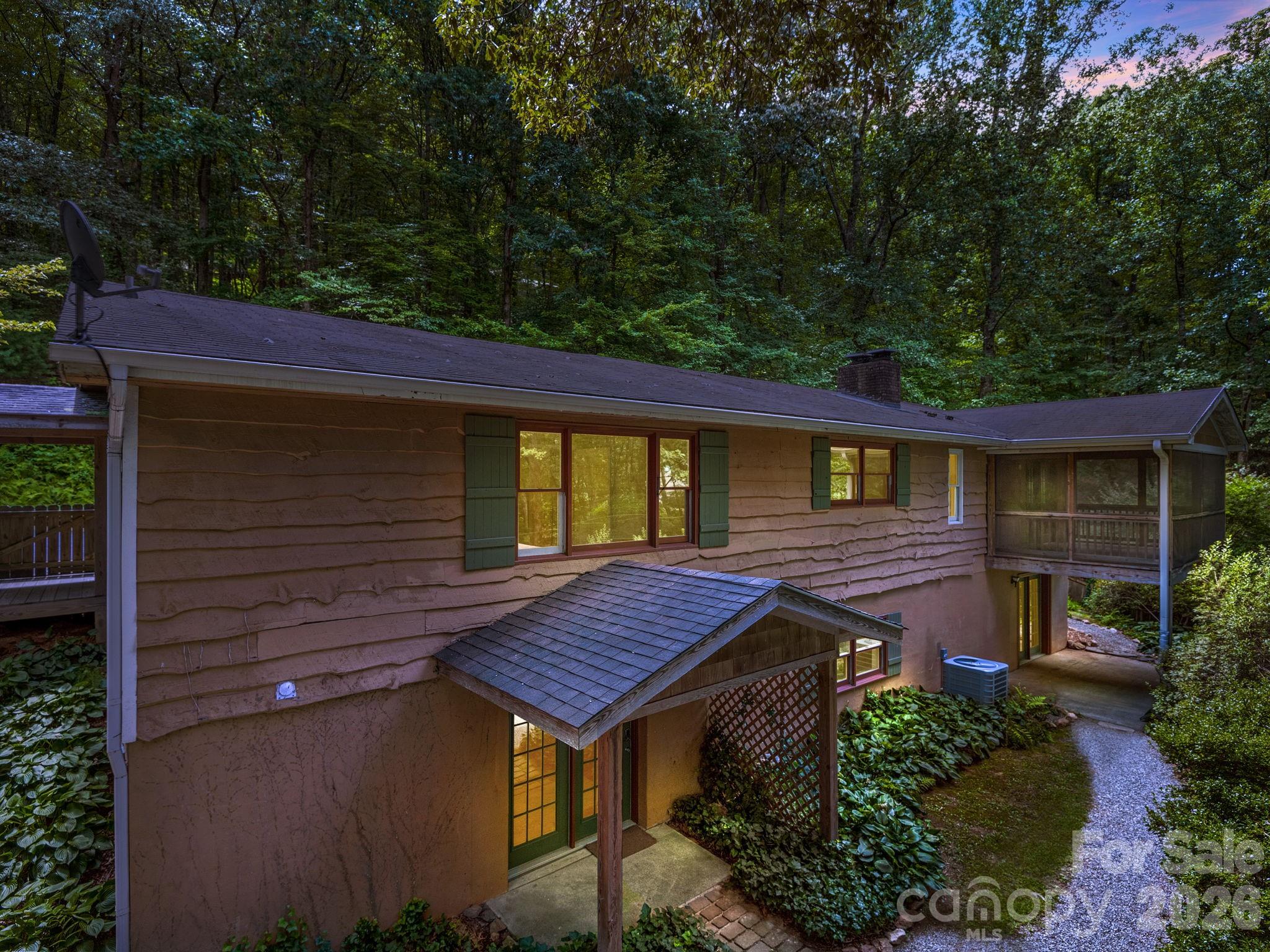 18 Wild Violet Lane Arden NC 28704