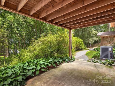 18 Wild Violet Lane Arden NC 28704