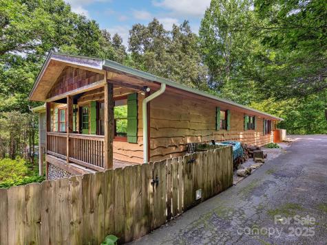 18 Wild Violet Lane Arden NC 28704