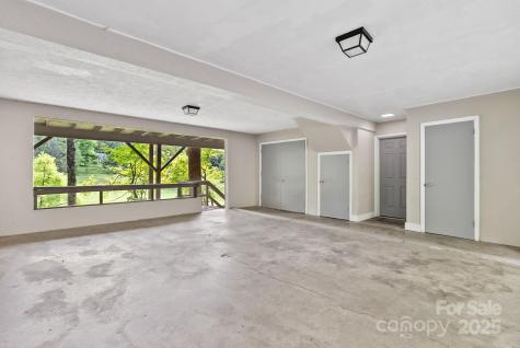 386 Country Club Drive Canton NC 28716