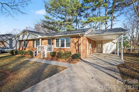 1733 Pondella Drive Charlotte NC 28213