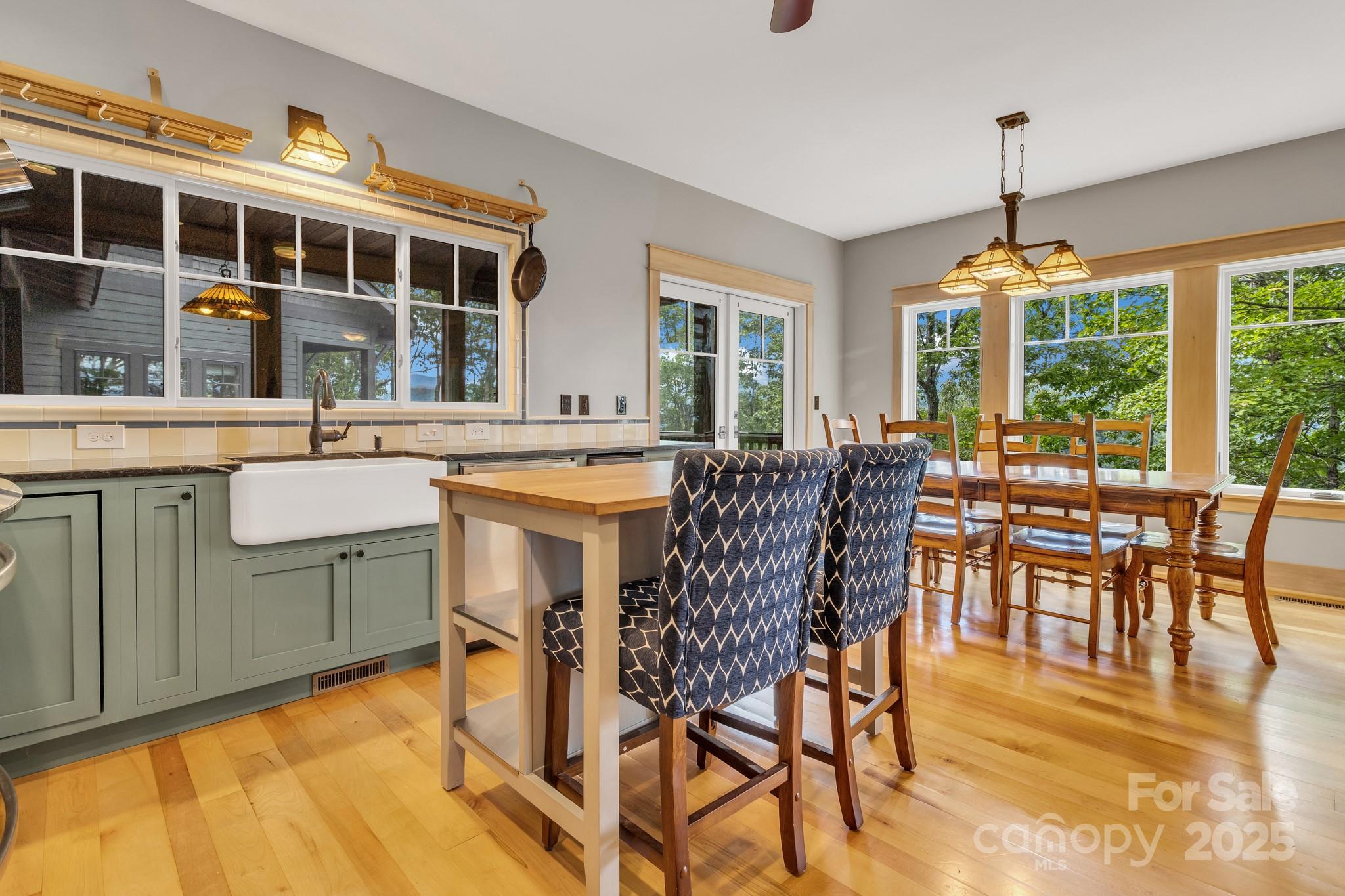 875 Creston Drive Black Mountain NC 28711