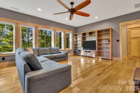 875 Creston Drive Black Mountain NC 28711