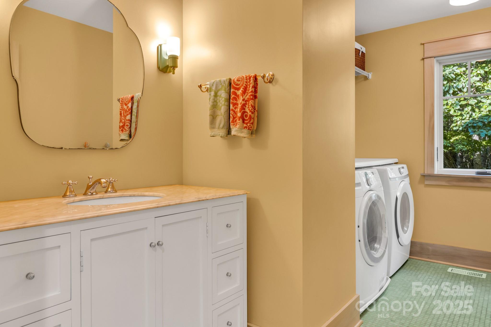 875 Creston Drive Black Mountain NC 28711