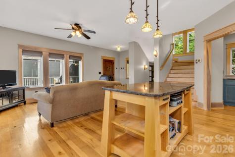 875 Creston Drive Black Mountain NC 28711